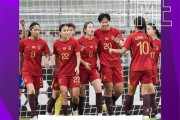 记者：中国男女足大部分球员都很努力，但踢得都不是现代足球