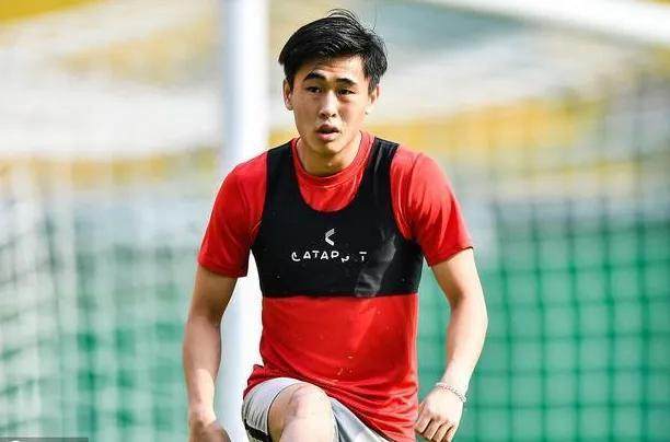 1651159702032071065.jpg 戴伟浚.jpg